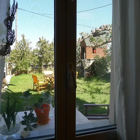 Diamant's Place With Treehouse Garden Apartment